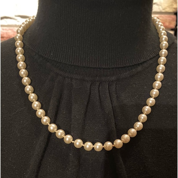 Vintage fresh water Pearl necklace. Beautiful, authentic. Screw on clasp. - Picture 5 of 7